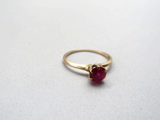 14K Yellow Gold Ring with 5mm Round Cut Ruby