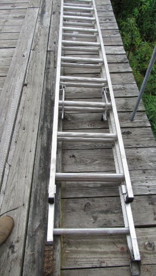 24' Lynn Aluminum Extension Ladder