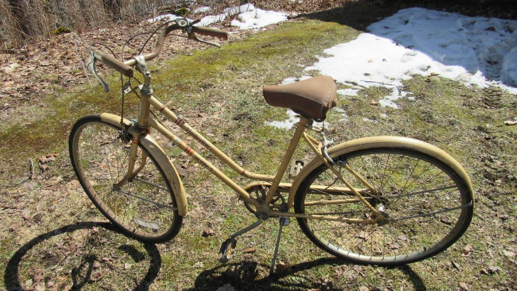 Vintage huffy women's bike hotsell