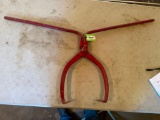 Verona Two Man Tie Tongs