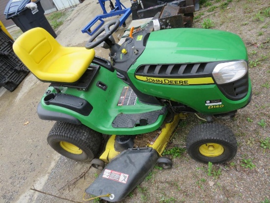 John Deere D140 Garden Tractor