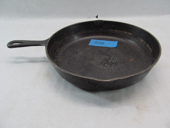 #8 Cast Iron Skillet w/ Heat Ring