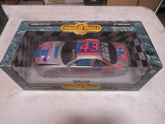 Ertl/American Muscle Richard Petty STP