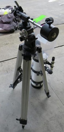 Meade Telescope w/ Tripod