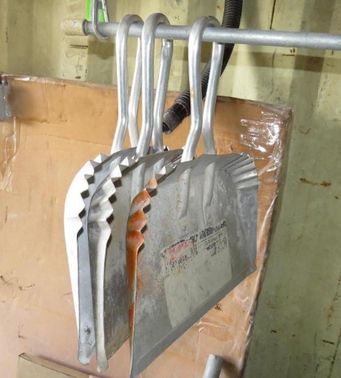 (3) 16" Metal Dust Pans