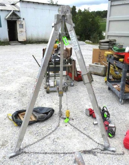 DBISALA Personnel/Material Tripod