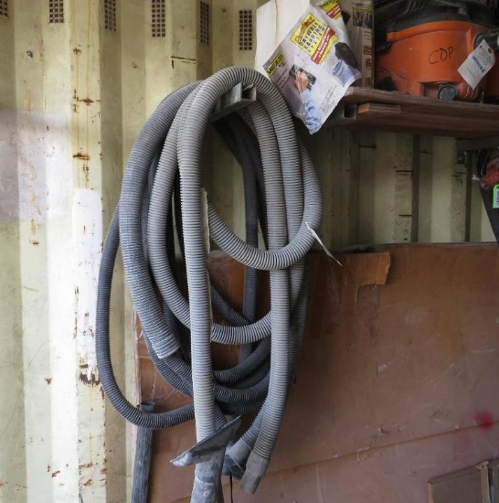 Asst. Bucket Of Shop Vac Attachments & Multiple Lengths Of Hoses
