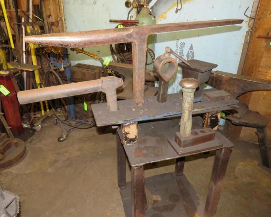 Hardy Table on Casters w/ Accessories