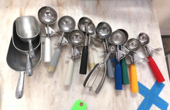 (14) Baking Scoops