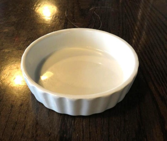 (23) Acopa 8 oz. Fluted Ceramic Souffle Dishes