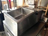 APW Wyott table top 4-6th pan fridge