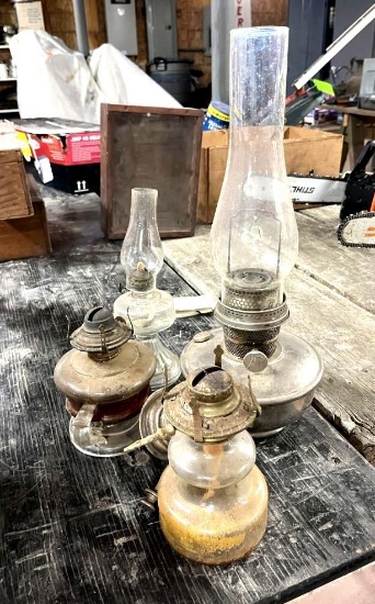 (4) Kerosene Lamps