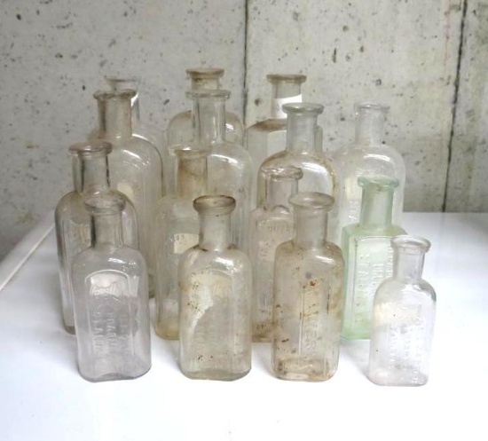 (15) St. Albans & Winooski Pharmacists Bottles