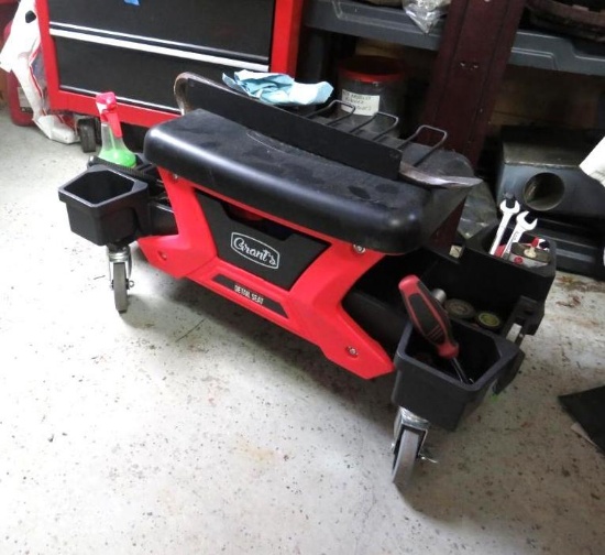 Grant Detailing Seat w/ Contents