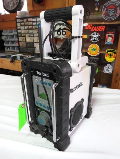 Makita Jobsite Radio/Charger
