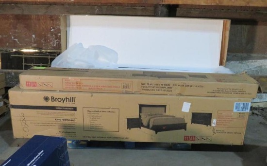 Broyhill Eden Collection King Size Footboard & Side Rails