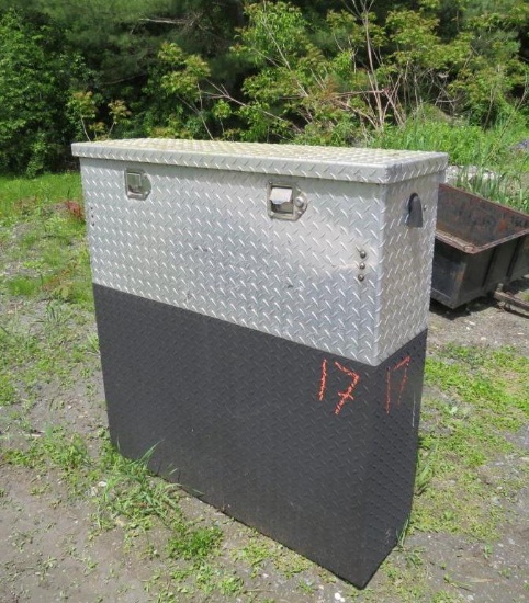 Aluminum Diamondplate Tool Box