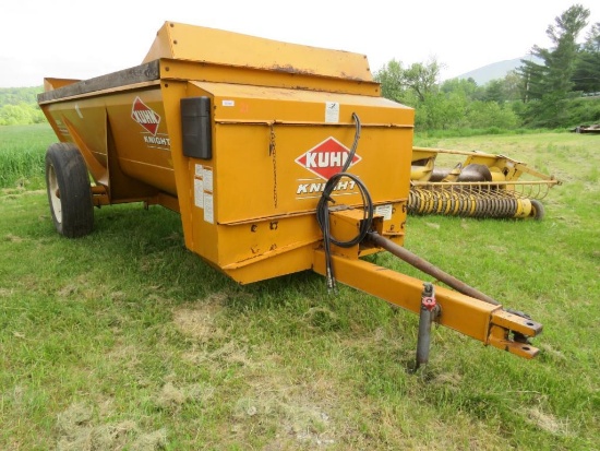 Kuhn Knight 8114 Side Delivery Manure Spreader