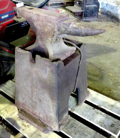 Anvil w/ Steel Stand