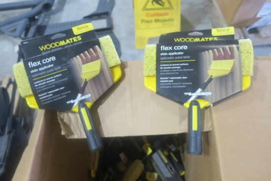 (25+/-) Woodmates Flex Core Stain Applicators
