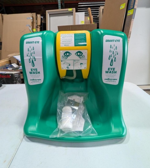 Sellstrom Gravit-Eye Eye Wash Station