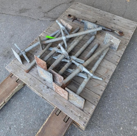 (10+/-) Adjustable Leveling Scaffold Legs