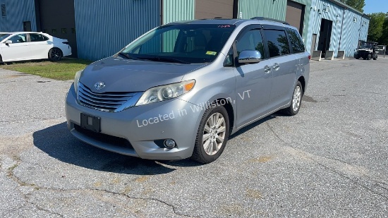 2012 Toyota Sienna XLE 7-Passsenger V6, 3.5