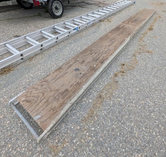 Stinson Aluminum & Wood Stage