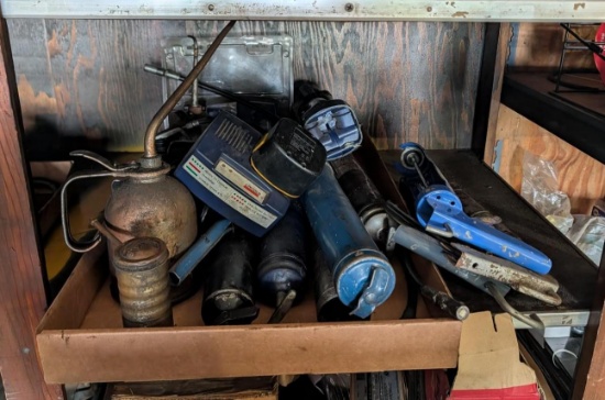 Grease Applicators & Caulking Guns