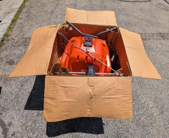 Husqvarna Fertilizer/Seed Spreader