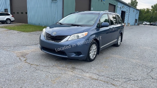 2014 Toyota Sienna LE 7-Pass V6, 3.5
