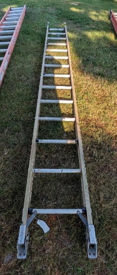14' Fiberglass Ladder