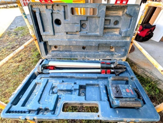 Bosch Laser Level W/ Tripod