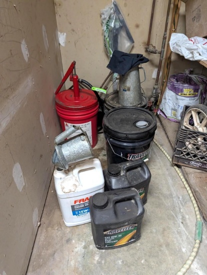 5 Gallon Pail Hand Pump w/ 3 Pails of Assorted Lubricants