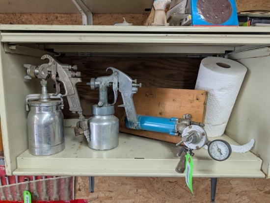 (2) Spray Guns and Air Regulator