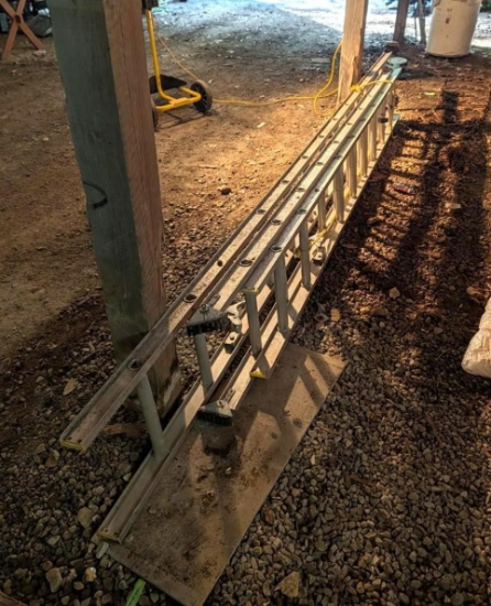 (3) Sections of Extension Ladder