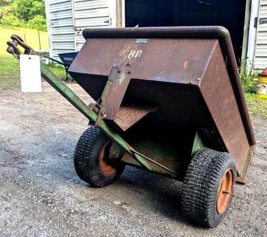 John Deere Garden Dump Cart