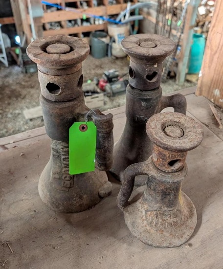 (3) Vintage Screw House Jacks