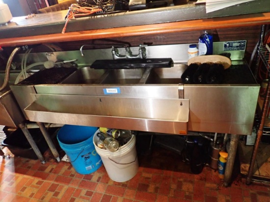 Eagle 3-Bay Stainless Steel Sink w/ (2) Drainboards