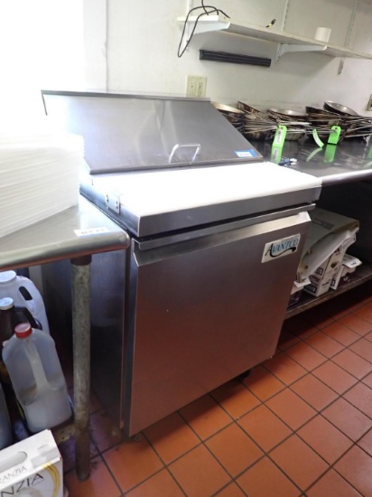 Avantco Refrigerated Sandwich Station