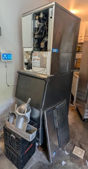 Hoshizaki Ice Maker w/ Bin