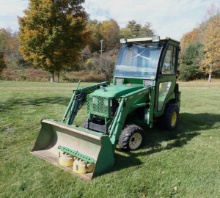 John Deere 2210 4x4 Tractor w/ 210 Loader