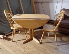 40" dia. Table w/ (2) Chairs