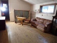 Remaining Contents of Room