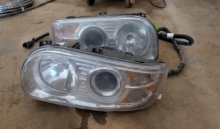 (2) Headlights for Peterbilt 389