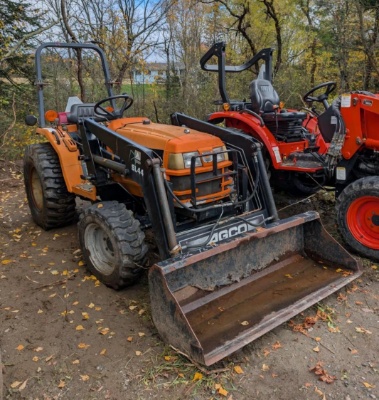 AGCO ST30 4WD Tractor w/ SL44 Loader