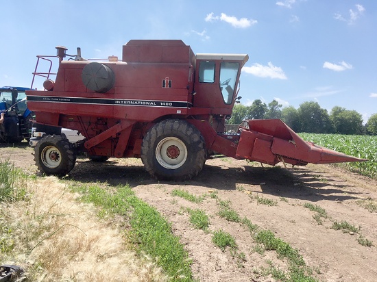 Case IH 1480 Combine