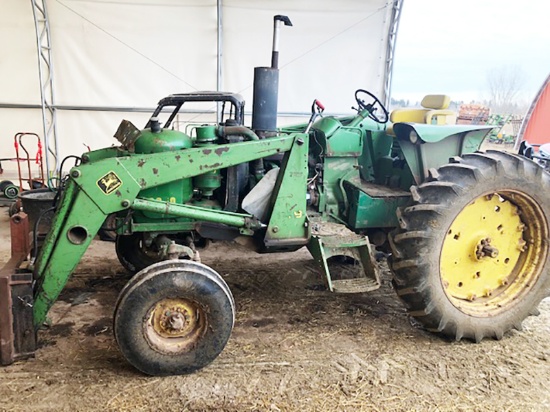 John Deere 3020 W/ Loader