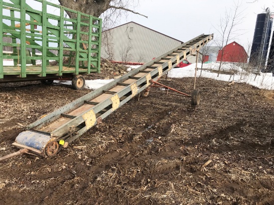 Case 40' Hay & Grain Elevator