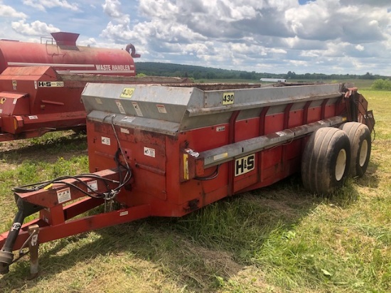 H&S 430 Manure Spreader